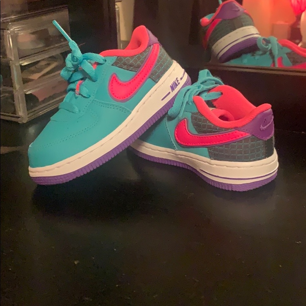 Little girl sneaker💜💗💙